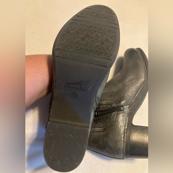 Dansko heeled shoes size 39 - Picture 3 of 6